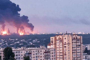 A fire burns at the Syzran Oil Refinery in Russia following a Ukrainian drone strike on August 8, 2026. (Source: Exilenova+)
