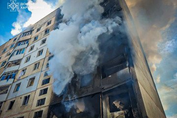 Russian Attack Causes Fire in Residential Building in Kharkiv Region Russian Attack Causes Fire in Residential Building in Kharkiv Region