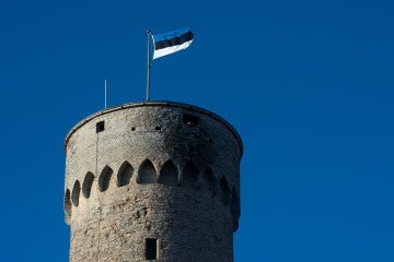 Estonia Redirects €500M From Combat Vehicles to Air Defense and Drones The national flag of Estonia. (Source: Getty Images)