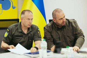 Ukraine's Commander-in-Chief Confirms Ukraine Is Set to Welcome First French Instructors on Its Territory