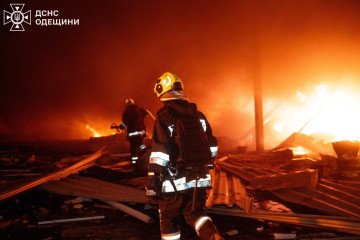 Russian Strikes Set Odesa Ablaze, Kill 3 in Zaporizhzhia and Hit Dnipropetrovsk Region