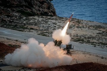 A Swedish Air Force Patriot anti-aircraft missile is launched from a launcher during the military exercise "Spartan Arrow 2026". (Source: Getty Images) A Swedish Air Force Patriot anti-aircraft missile is launched from a launcher during the military exercise "Spartan Arrow 2026". (Source: Getty Images)