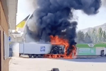 A truck delivering food to an ATB supermarket burns after a Russian FPV drone strike in central Kherson on August 5, 2026. (Photo: open source) A truck delivering food to an ATB supermarket burns after a Russian FPV drone strike in central Kherson on August 5, 2026. (Photo: open source)