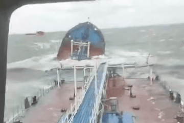 Russian Tanker Volgoneft-212 Splits in Two Near Kerch Strait, Video