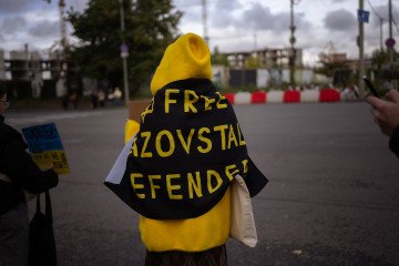 Banners and protesters asking for the liberation of the AZOV brigade members in Kyiv in Ukraine on October 19, 2025. Illustrative photo. (Source: Getty Images)