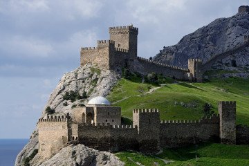 ‘Putin’s Wallets' May Destroy a Medieval Fortress in Crimea for Profit