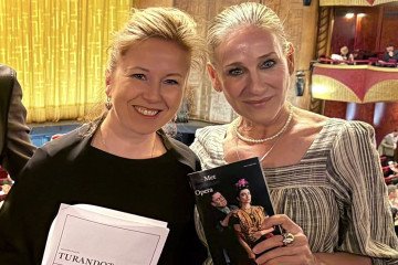 Svitlana Melnyk, wife of Ukraine's Permanent Representative to the United Nations, Andrii Melnyk, with American actress Sarah Jessica Parker during “Turandot” performance in New York on June 6, 2026. (Source: Svitlana Melnyk/Facebook)