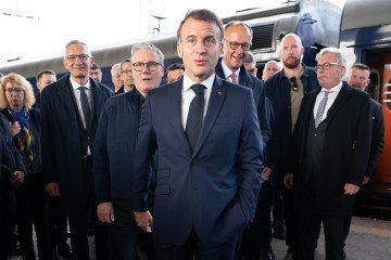 Macron: France Will Keep Arming Ukraine to Secure Postwar Peace