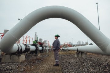 A worker carries out daily tasks at the Eustream gas facility on February 28, 2025 in Velke Kapusany, Slovakia. Illustrative image. (Photo: Getty Images)