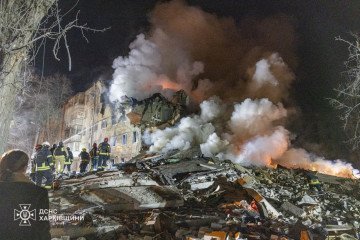 Emergency crews work through smoke and rubble after a Russian strike destroyed part of a residential building in Kharkiv. (Source: State Emergency Service of Ukraine)