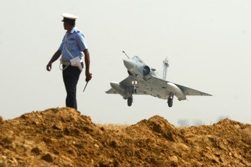 India sustituye los MiG rusos por Rafales franceses en un acuerdo de 7.400 millones de dólares India sustituye los MiG rusos por Rafales franceses en un acuerdo de 7.400 millones de dólares