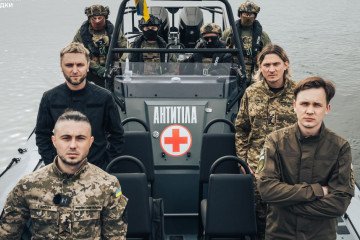Ukrainian Band “Antytila” Donates High-Speed Combat Boat to Military Intelligence