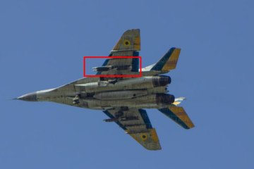 Ukrainian Air Force Strikes Russian Command Post in Kherson Region with American GBU-39 Bombs