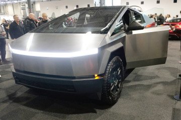 Moscow Dealership Circumvents Sanctions, Selling Tesla Cybertrucks and Other Luxury Cars Moscow Dealership Circumvents Sanctions, Selling Tesla Cybertrucks and Other Luxury Cars