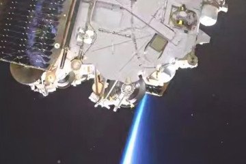 Illustrative rendering of Russia’s Rassvet-3 satellite in orbit, developed by Bureau 1440 as an alternative to Starlink. (Source: Bureau 1440)