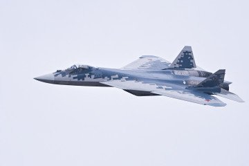 A Russian Su-57 fighter performs a flight demonstration at the China International Aviation and Aerospace Exhibition in Zhuhai, November 2024. (Source: Getty Images)