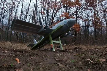 Rusia reconvierte un coche para discapacitados de la era soviética en un lanzador de drones suicidas
