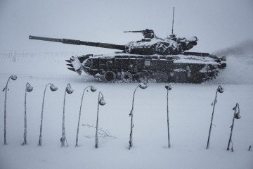 Ukrainian tanks move on snow covered road as military mobility continues within the Russian-Ukrainian war in Donbas, Ukraine, on February 18, 2023. (Source: Getty Images) Ukrainian tanks move on snow covered road as military mobility continues within the Russian-Ukrainian war in Donbas, Ukraine, on February 18, 2023. (Source: Getty Images)
