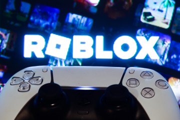 Illustrative image. Roblox displayed on a TV screen and a DualSense controller, Krakow, Poland, on September 30, 2024. (Source: Getty Images) Illustrative image. Roblox displayed on a TV screen and a DualSense controller, Krakow, Poland, on September 30, 2024. (Source: Getty Images)
