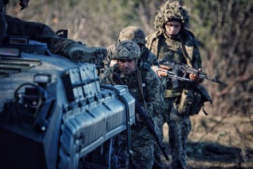 Illustrative image. Ukrainian soldiers from the 108th Separate Mountain Assault Battalion go after the APC on November 2, 2023, in the Donetsk region, Ukraine. (Source: Getty Images) Illustrative image. Ukrainian soldiers from the 108th Separate Mountain Assault Battalion go after the APC on November 2, 2023, in the Donetsk region, Ukraine. (Source: Getty Images)