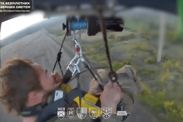 A wounded Ukrainian soldier is evacuated from the front line using a heavy aerial drone developed by Gurzuf Defence. (Source: 92nd Assault Brigade)