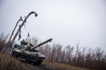Illustrative image. Ukrainian servicemen from the 93 brigade drive a battle tank to its position in the direction of Pokrovsk, Ukraine, on December 23, 2024. (Source: Getty Images)