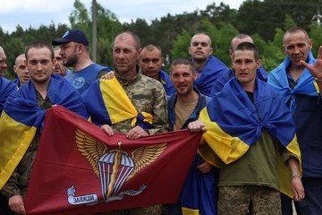 307 Ukrainian Defenders Freed in Day Two of Massive 1,000-for-1,000 Prisoner Swap With Russia 307 Ukrainian Defenders Freed in Day Two of Massive 1,000-for-1,000 Prisoner Swap With Russia