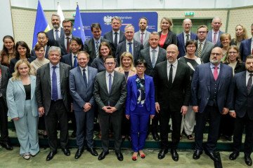 Ukrainian Minister of Energy Denys Shmyhal stands with international partners during the “Energy Ramstein” meeting at the Ukraine Recovery Conference in Gdańsk, Poland. (Source: Getty Images)