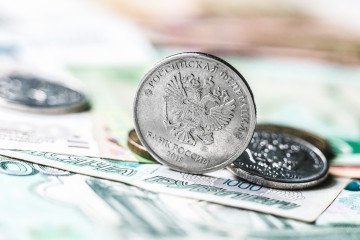 Russian roubles, the official currency of the Russian Federation, lie on a table. Illsutrative photo. (Source: Getty Images)