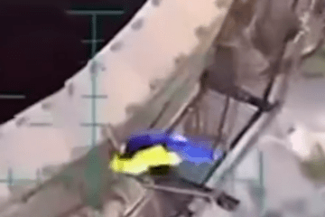 Ukrainian Flag Flies Over Russian-Occupied City During Bold Drone Operation, Video Ukrainian Flag Flies Over Russian-Occupied City During Bold Drone Operation, Video