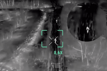 Thermal image shows the moment before a Russian FPV drone strikes its own soldier who was attempting to surrender near Chasiv Yar, Ukraine. (Photo: I Want to Live)
