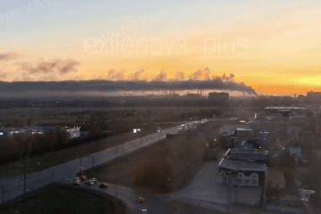 Thick black smoke rises over the Tolyattikauchuk chemical plant in Russia’s Samara region following a drone attack on October 24, 2026. (Source: Exilenova+) Thick black smoke rises over the Tolyattikauchuk chemical plant in Russia’s Samara region following a drone attack on October 24, 2026. (Source: Exilenova+)