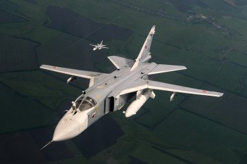 Russian Su-24M “Fencer” supersonic all-weather attack aircraft in flight. Illustrative photo. (Source: Getty Images)