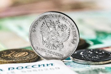 Illustrative image: Russian roubles, the official currency of the Russian Federation, lie on a table. (Source: Getty Images)