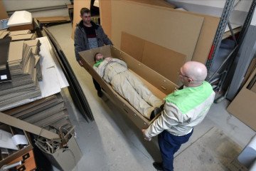 Russian cardboard coffin. (Source: Russian media)