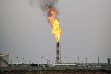 Iraq Takes Over Lukoil-Run Oilfield to Avoid Disruption from US Sanctions
