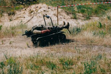 A TerMIT ground evacuation drone is demonstrated during a simulated battlefield medevac exercise in the Kyiv region. Illustrative photo. (Source: Getty Images)