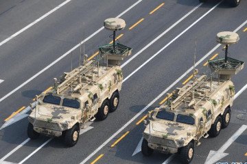 Chinese electronic warfare systems, mounted on the 6×6-wheeled CTL181A Dongfeng Menshi armored vehicles during a parade. (Source: news.cn)