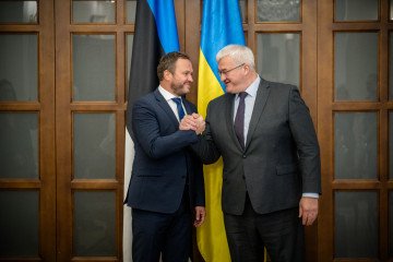 Estonia's Foreign Minister Margus Tsahkna shakes hands with Ukraine's Foreign Minister Andrii Sybiha on October 27, 2025 in Kyiv, Ukraine. (Source: Getty Images)