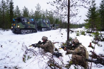 British soldiers in Vusoanka near Kajaani in Finland training during a major exercise on NATO's border with Russia on December 3, 2025. (Source: Getty Images)