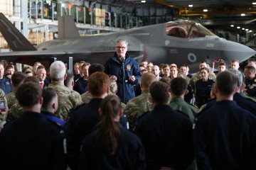 UK PM Starmer: Ukraine Must Set Peace Terms, Opposes Recognizing Crimea as Russian