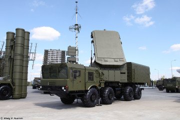 Russian 92N6 radar used as part of the S-400 Triumf air defense system. (Source: Wikimedia Commons/Vitaly V. Kuzmin)