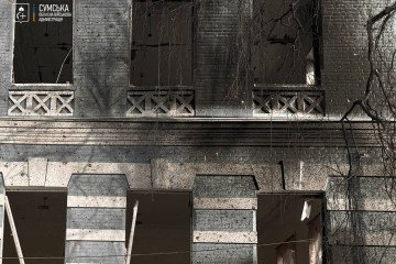 A residential building damaged by a Russian guided bomb attack in the Bilopillia community, Sumy region, January 15, 2026. (Photo: Sumy Regional Military Administration)