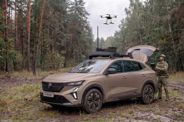 The 4 TROOP prototype hybrid multi-role vehicle, jointly developed by Renault Group and Thales, shown deployed in a wooded environment. (Source: Thales) The 4 TROOP prototype hybrid multi-role vehicle, jointly developed by Renault Group and Thales, shown deployed in a wooded environment. (Source: Thales)