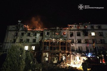 Kryvyi Rih Hotel Struck in Missile Attack: Casualties and Rescues Reported Kryvyi Rih Hotel Struck in Missile Attack: Casualties and Rescues Reported