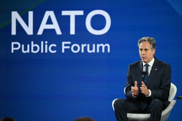 F-16 Jets Already Being Transferred to Ukraine, Says Blinken