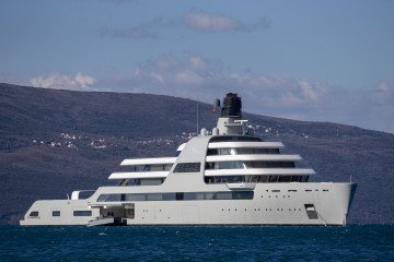 Sanctioned Russian Oligarch Abramovich Reportedly Evaded Millions in Taxes Through Yacht Rentals