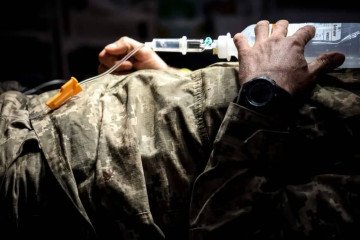 Combat medic Frontline care Ukraine war Battlefield rescue