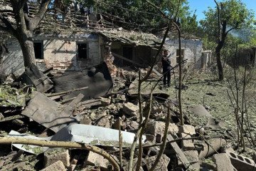 Russian Forces Drop Guided Bomb on Selydove, Donetsk Region, Killing Two and Injuring Three Russian Forces Drop Guided Bomb on Selydove, Donetsk Region, Killing Two and Injuring Three