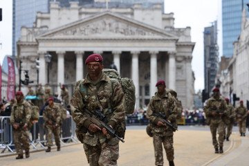 Members of 4 PARA, the Parachute Regiment's Army Reserve battalion, take part in the Lord Mayor’s Show in the City of London. (Source: Getty Images) Members of 4 PARA, the Parachute Regiment's Army Reserve battalion, take part in the Lord Mayor’s Show in the City of London. (Source: Getty Images)